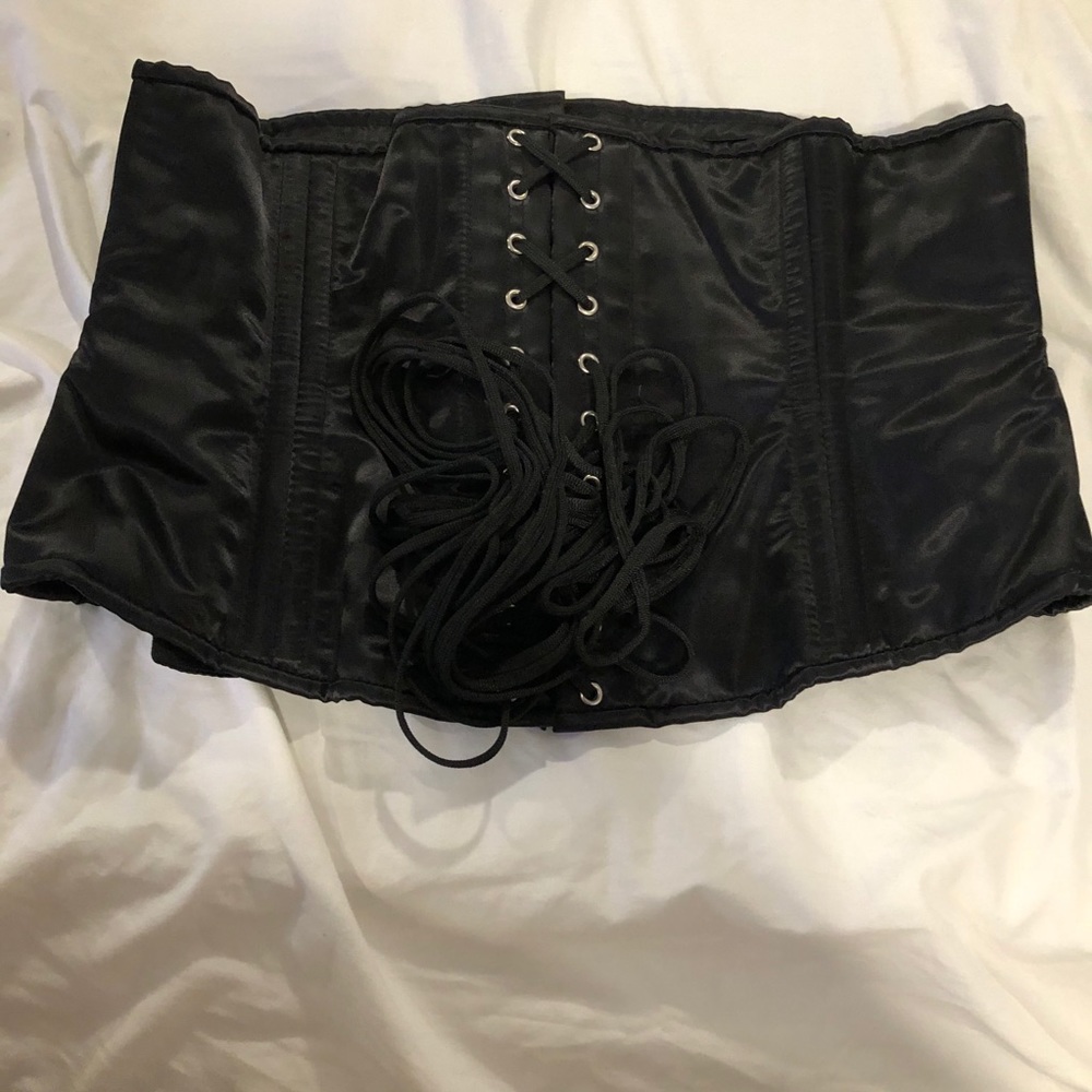 VS Black corset